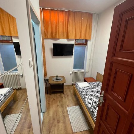 Hotel Alom Vendeghaz Dunaújváros Exterior foto