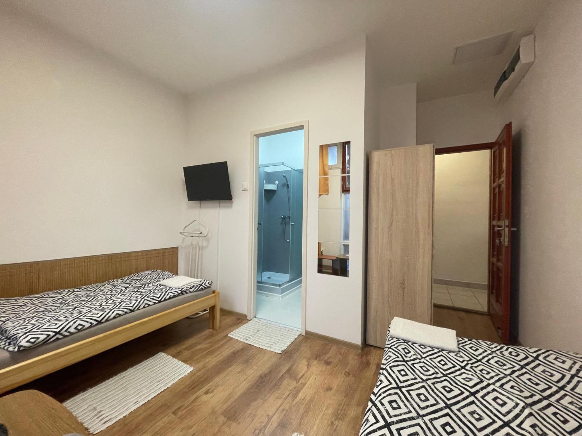 Hotel Alom Vendeghaz Dunaújváros Exterior foto