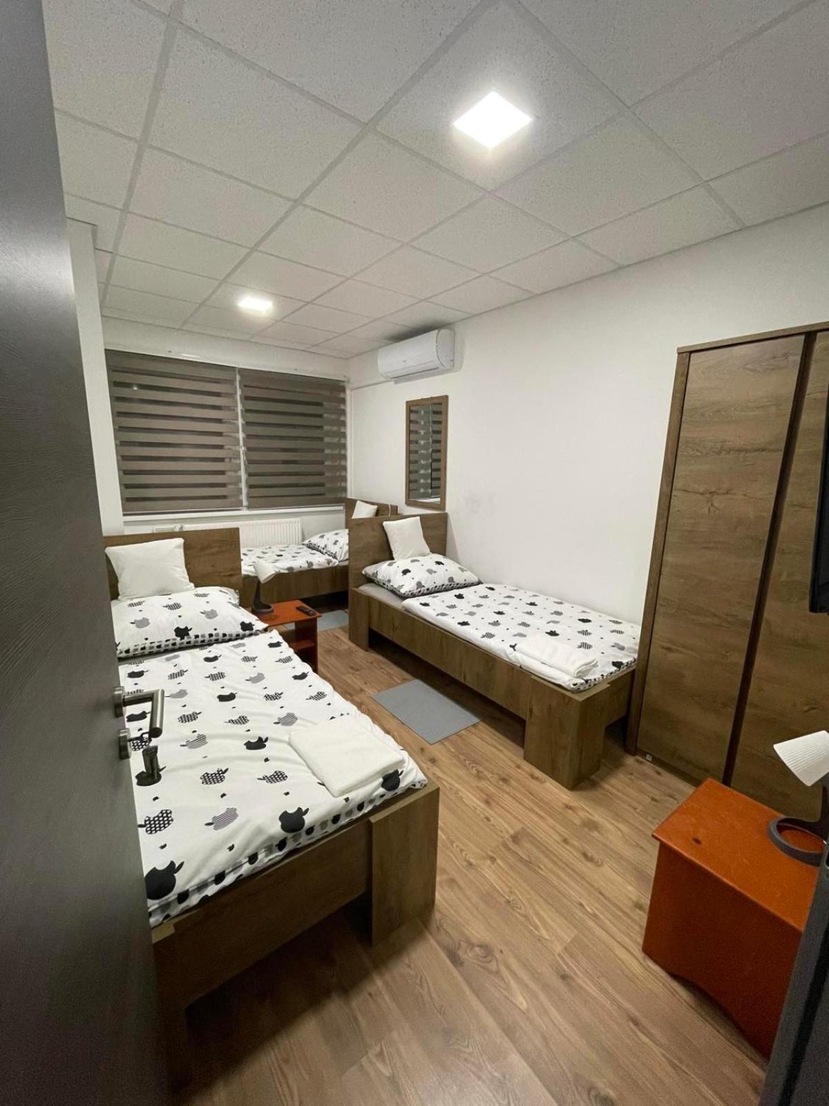 Hotel Alom Vendeghaz Dunaújváros Exterior foto